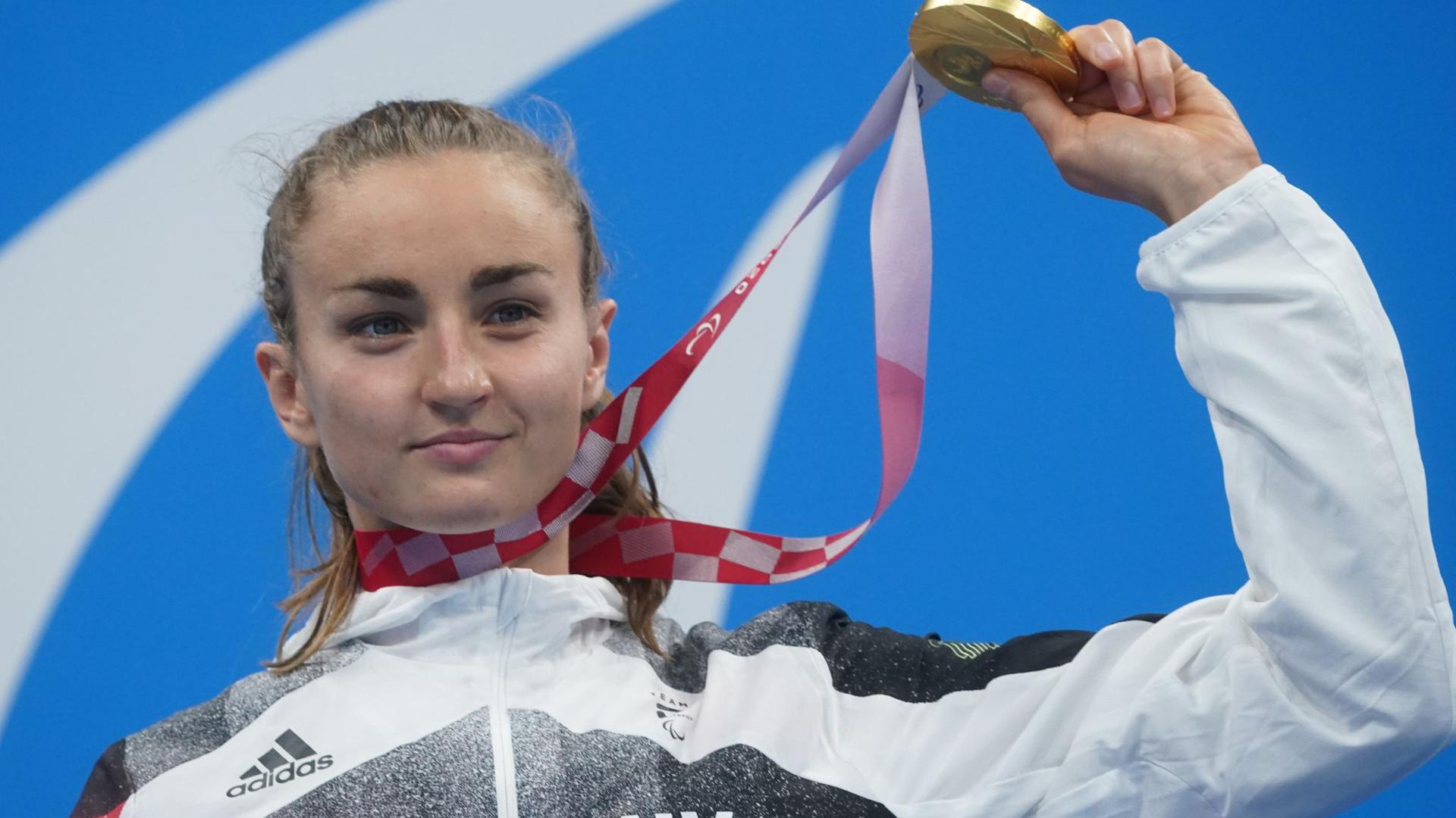Bei den Paralympics holte Elena Krawzow vor wenigen Wochen noch Gold – nun wurde ein Gehirntumor bei der Schwimmerin festgestellt.