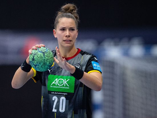 Ist mit Deutschlands Handballerinnen bei der WM in Spanien gefordert: Emily Bölk.