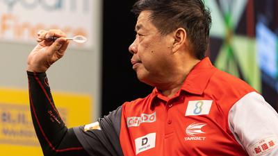 Ist bei der Darts-Team-WM in Frankfurt früh ausgeschieden: Paul Lim (Team Singapur).
