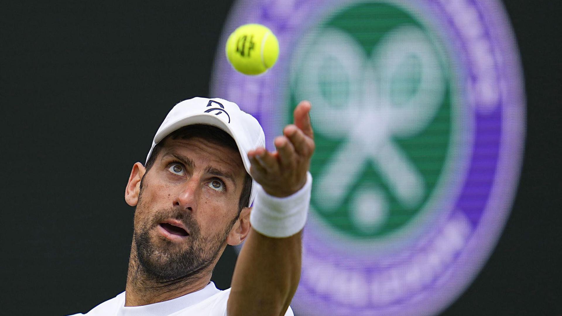 Novak Djokovic hat in Wimbledon die nächste Runde erreicht.