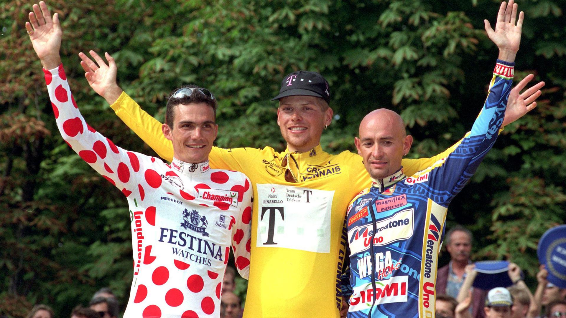 Historischer Moment: Jan Ullrich (M) gewinnt 1997 als erster Deutscher die Tour de France.