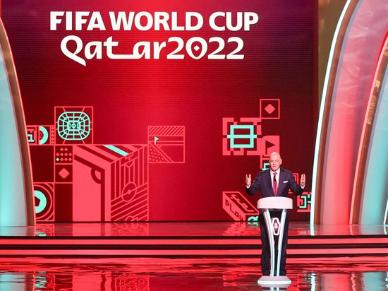 Der FIFA-Präsident Gianni Infantino bei der Auslosung zur WM-Endrunde in Katar.