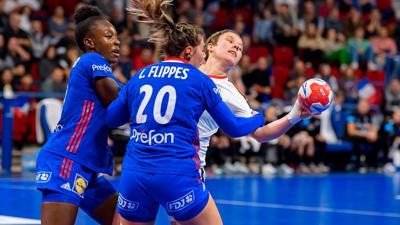 Die deutschen Handballerinnen um Alina Grijseels verloren in Nancy.