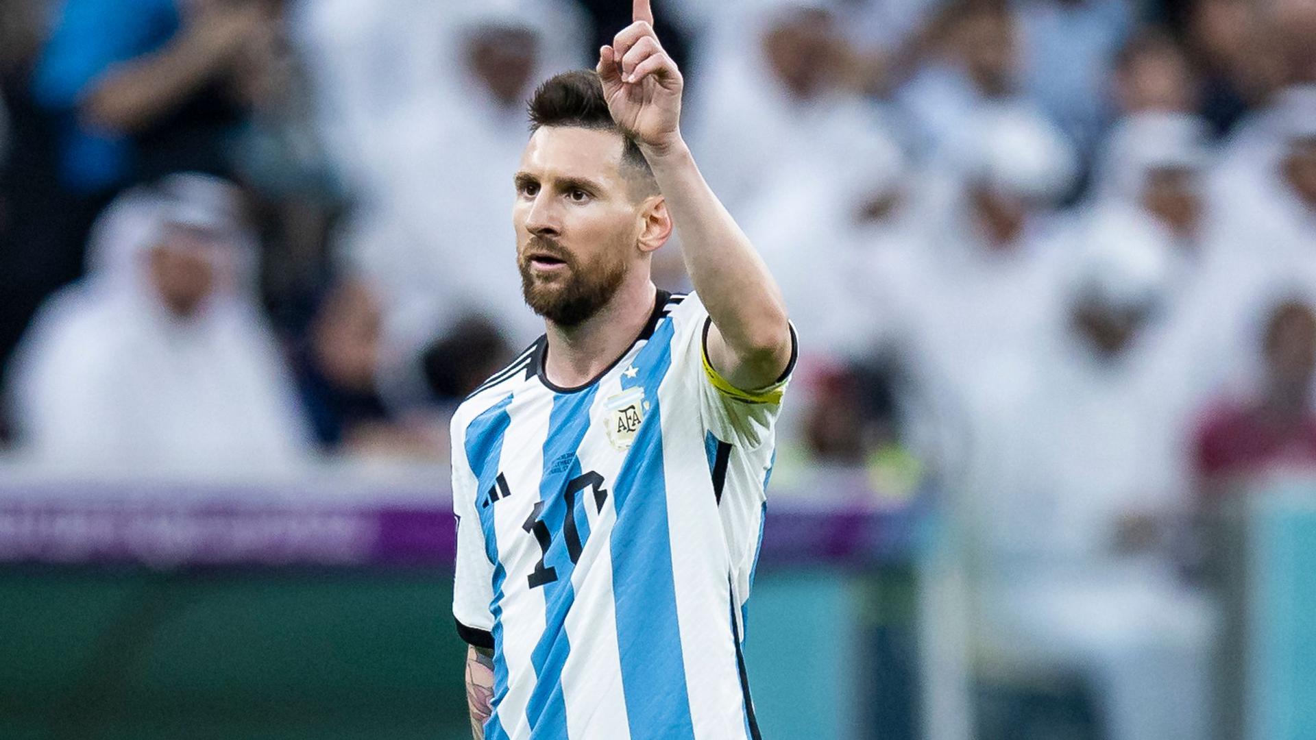 Argentiniens Lionel Messi gestikuliert.