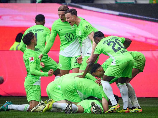 Der VfL Wolfsburg hat im Abstiegskampf das Duell mit dem VfL Bochum für sich entschieden.