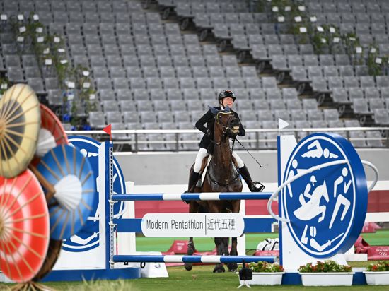  Das Pferd Saint Boy von Annika Schleu aus Deutschland verweigert den Sprung. 